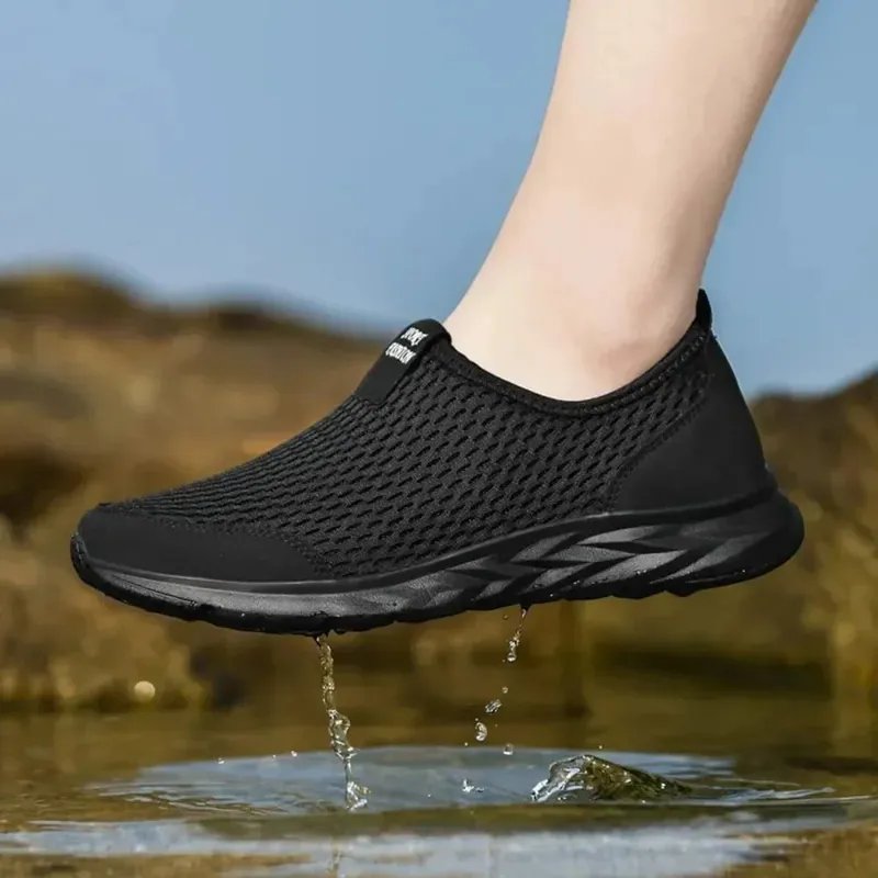 2026 New Shoes Men Loafers Light Walking Breathable Summer Comfortable Casual Shoes Men Sneakers Zapatillas Hombre Plus