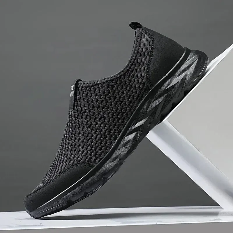 2026 New Shoes Men Loafers Light Walking Breathable Summer Comfortable Casual Shoes Men Sneakers Zapatillas Hombre Plus