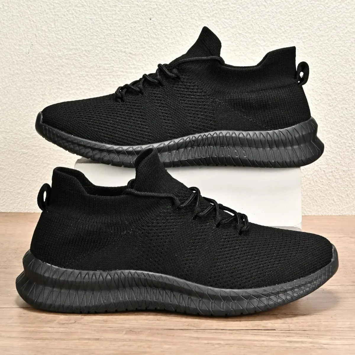 Sneakers Men Shoes Male Shoes Slip-on High Quality Men Fashion Mens Non-slip Shoes Breathable Soft Soled Shoe Non-slip 39-48