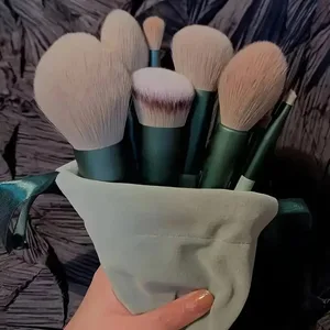 Makeup Tools & Brushes