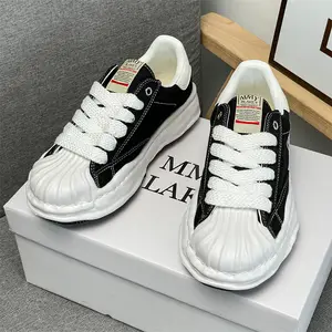 2026 New Men Women Skate Shoes Low Top Trendy Street Style Couple Sneakers Non-slip Wear Resistant Daily Footwear