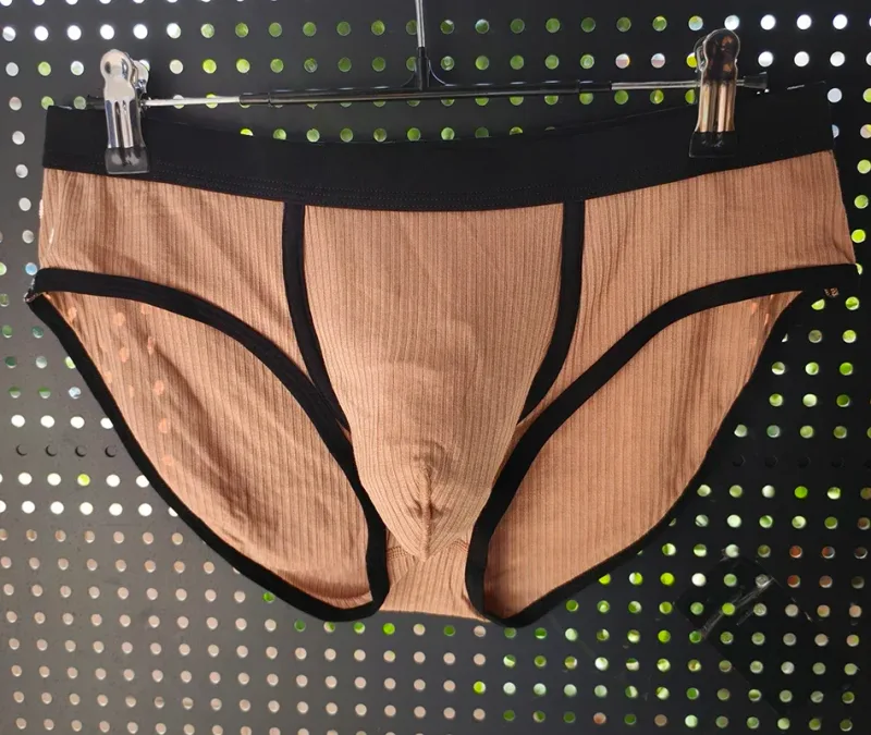 Men's briefs with fashionable and sexy underpants and large pockets