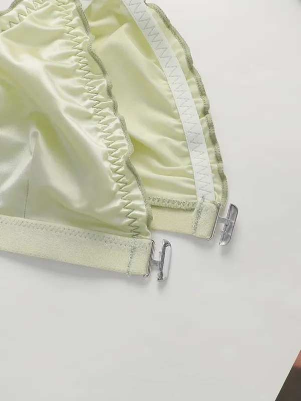 2Set Wanita Satin Segitiga Set Pakaian Dalam Wanita Bra Penutupan Depan Tanpa Wayar dengan Ruffle Trim Lembut Selesa Bra dan Set Seluar Dalam untuk Harian — image 5
