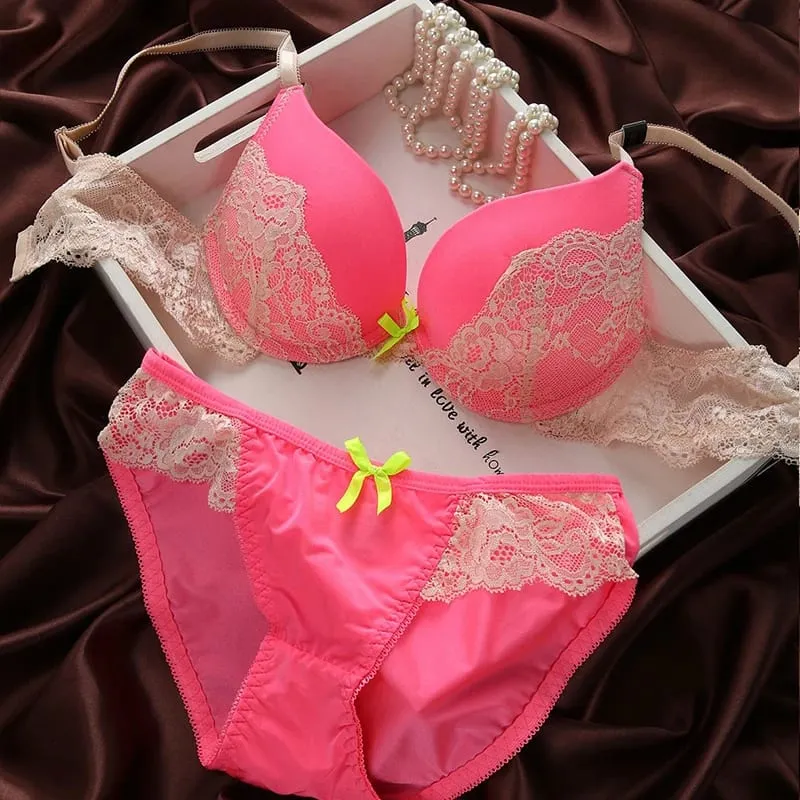 Undertøj Mærke Undertøj Kvinder BH'er B C skål Lingeri sæt med trusse Sexet Lingeri Blonde Broderi BH sæt Bowknot BH'er