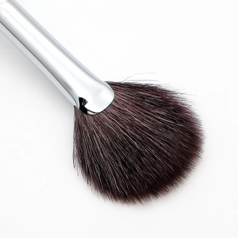Fan Brush Highlighter Natural Goat Hair High Quality Makeup Brushes — image 6