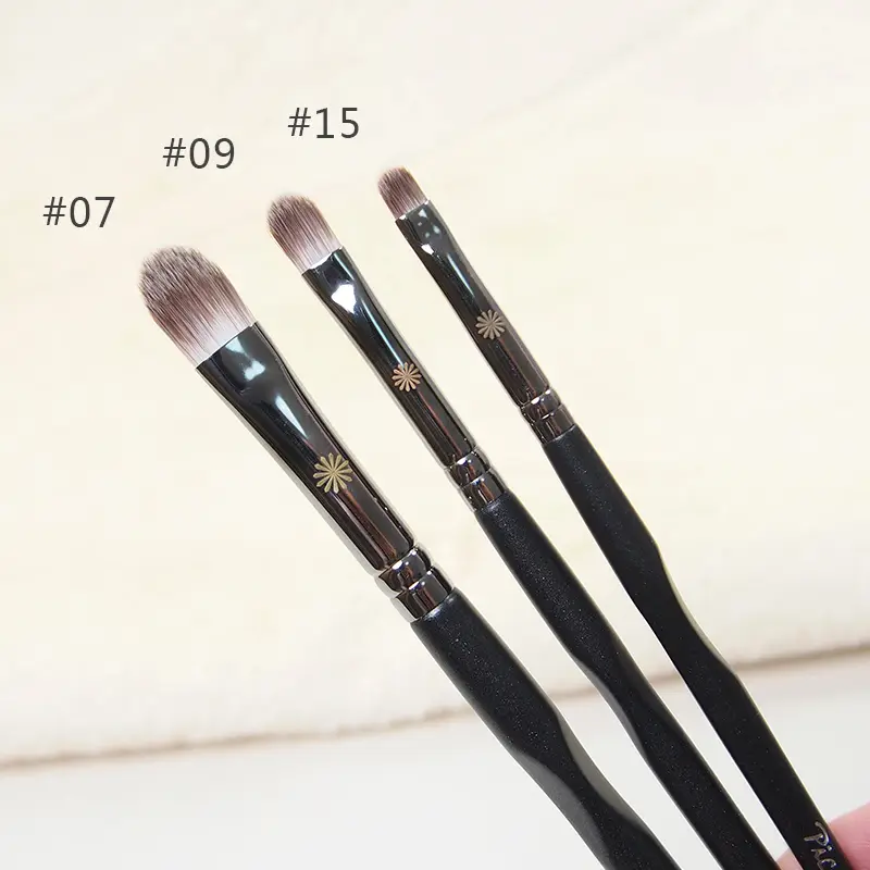 1pc/3pcs Detail concealer Makeup brushes Big small Conceal Make up brush cover up masks Eyeshadow Middle cosmetic tool 07 09 15 — image 1