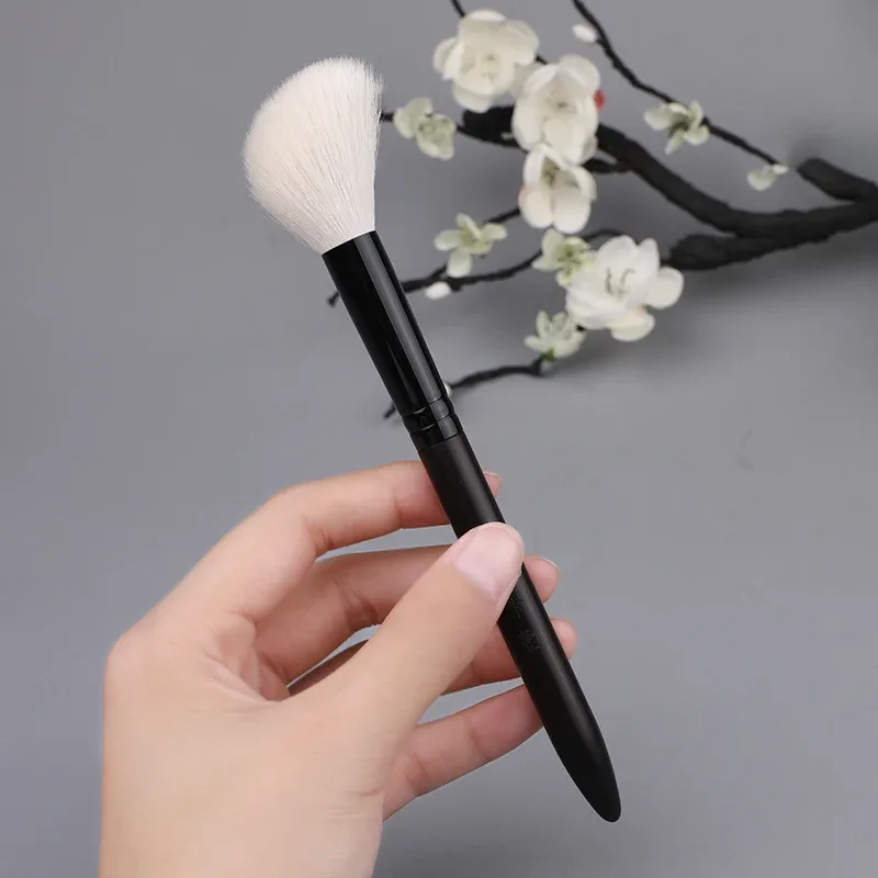 Z190s Professional Handmade Makeup Brushes Soft Saikoho Goat Hair Multi-task Angled Contour Blush Brush Ebony Make Up Brush