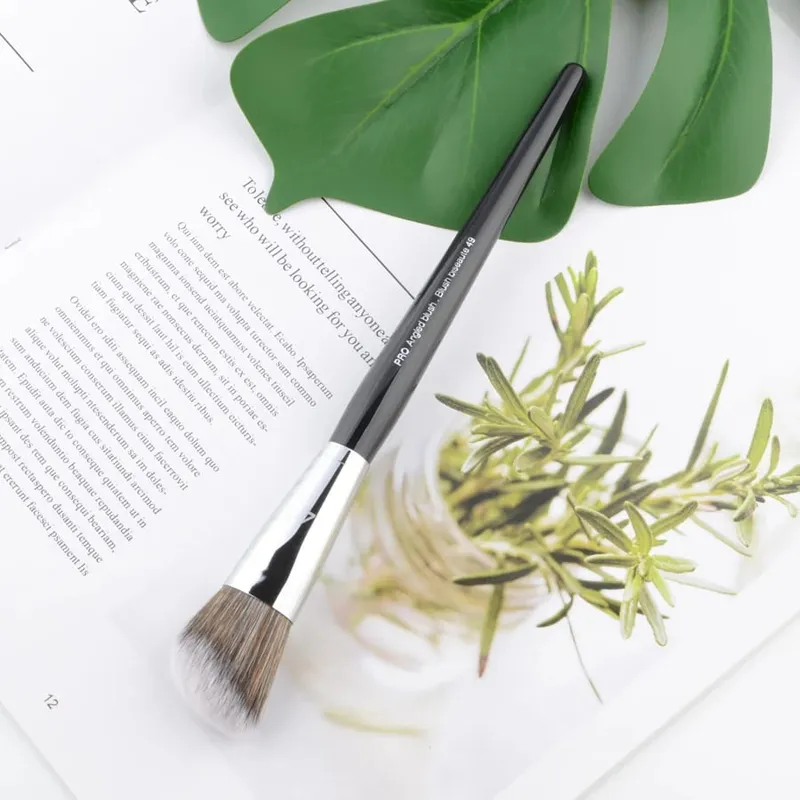 1 piece Pro Angled Blush #49 Powder Blusher Makeup brushes shadow Make up brush synthetic Hair wood handle — image 2