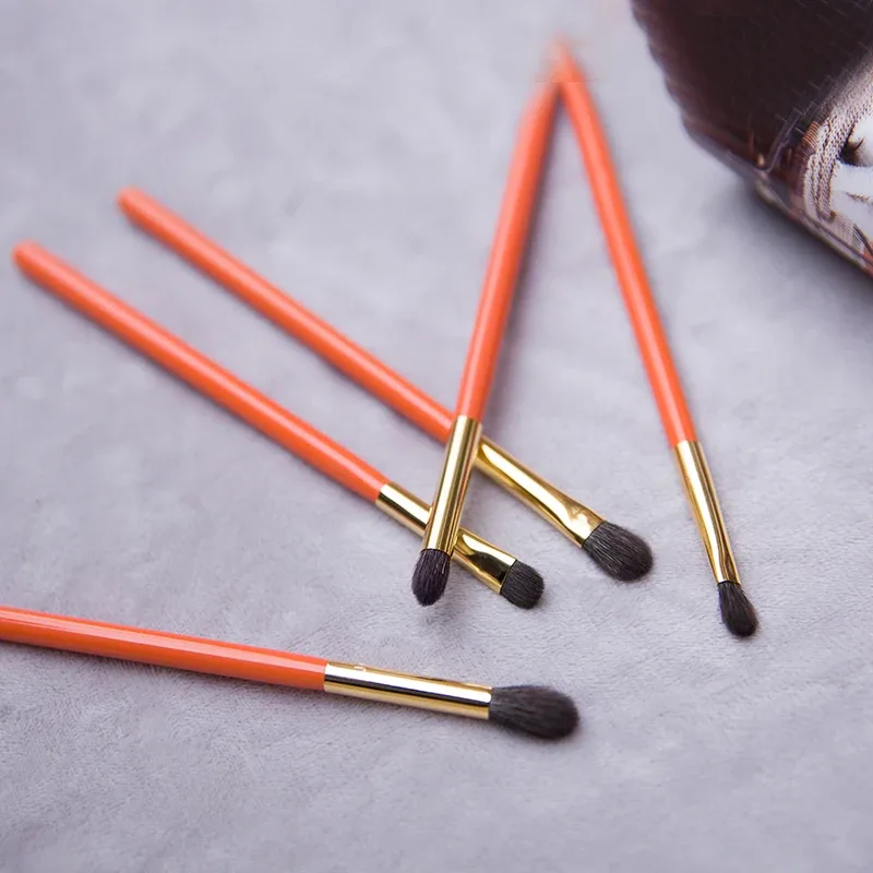 Professional Handmade Makeup Brushes Kit Soft Blue Squirrel Goat Hair Eye Shadow Precise Blending Brush Orange Make Up Brush Set