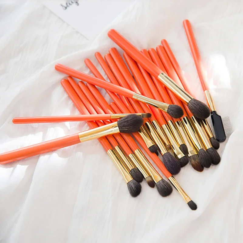 Professional Handmade Makeup Brushes 1PC Blue Squirrel Hair Goat Hair Eye Shadow Blending Eyeliner Eyebrow Brush Make Up Brush