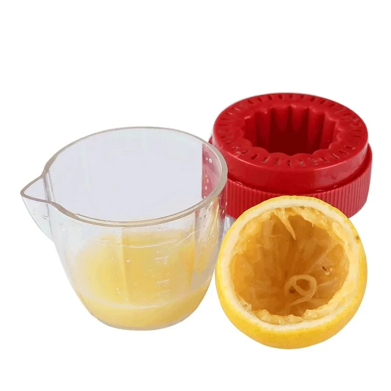 Lemon Squeezer With Lid Plastic Manual Lemon Juicer Orange Press Cup Citrus Squeezer with Pour Spout Fruit Tools KC0130