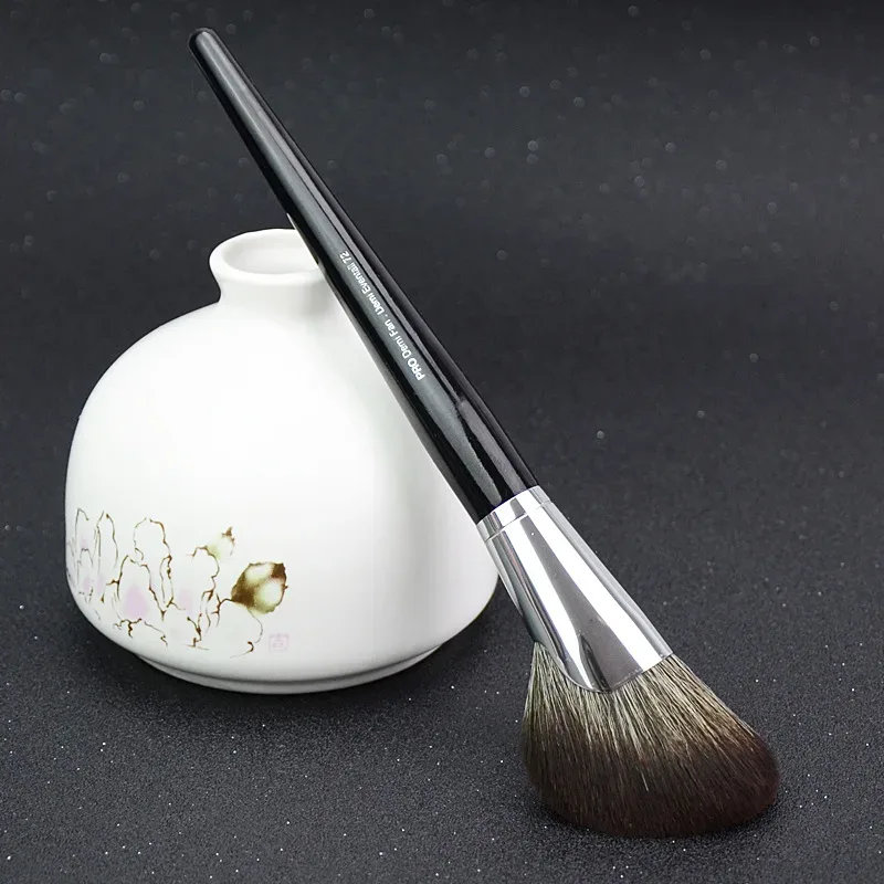 1 piece Pro Demi Fan Makeup brushes Face powder contour #72 Make up brush Bronzer Sculpting wood handle — image 2