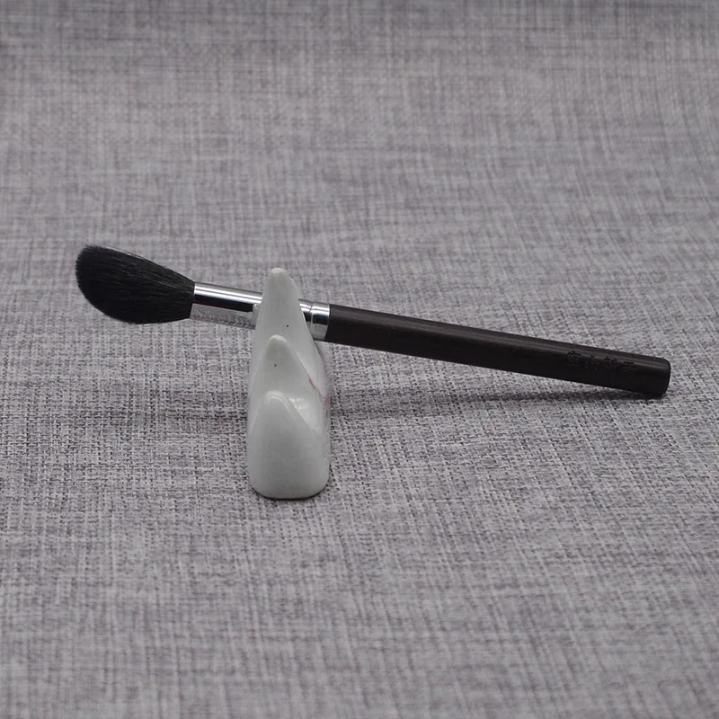 GP02 Professional Handmade Makeup Brushes Soft Saikoho Goat Hair Angled Contour Blush Brush Ebony Handle Make Up Brush