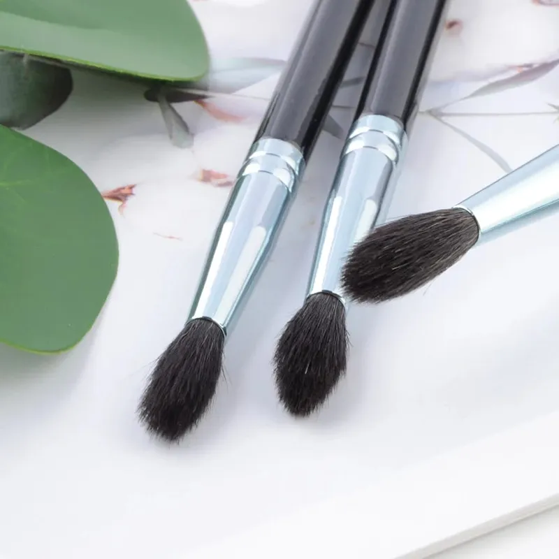 1pc Highlighter Makeup brushes Eyeshadow crease multifunctional Make up brush wood handle cosmetic tool natural squirrel hair — image 4