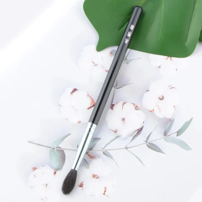 1pc Highlighter Makeup brushes Eyeshadow crease multifunctional Make up brush wood handle cosmetic tool natural squirrel hair — image 6