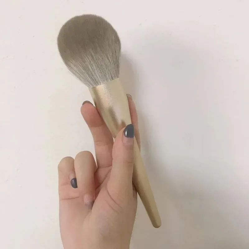 1pcs Large Powder Makeup Brush Contour Blusher Concealer Cosmetics Brushes Foundation Cosmetic Beauty Tools pinceis de maquiag — image 2