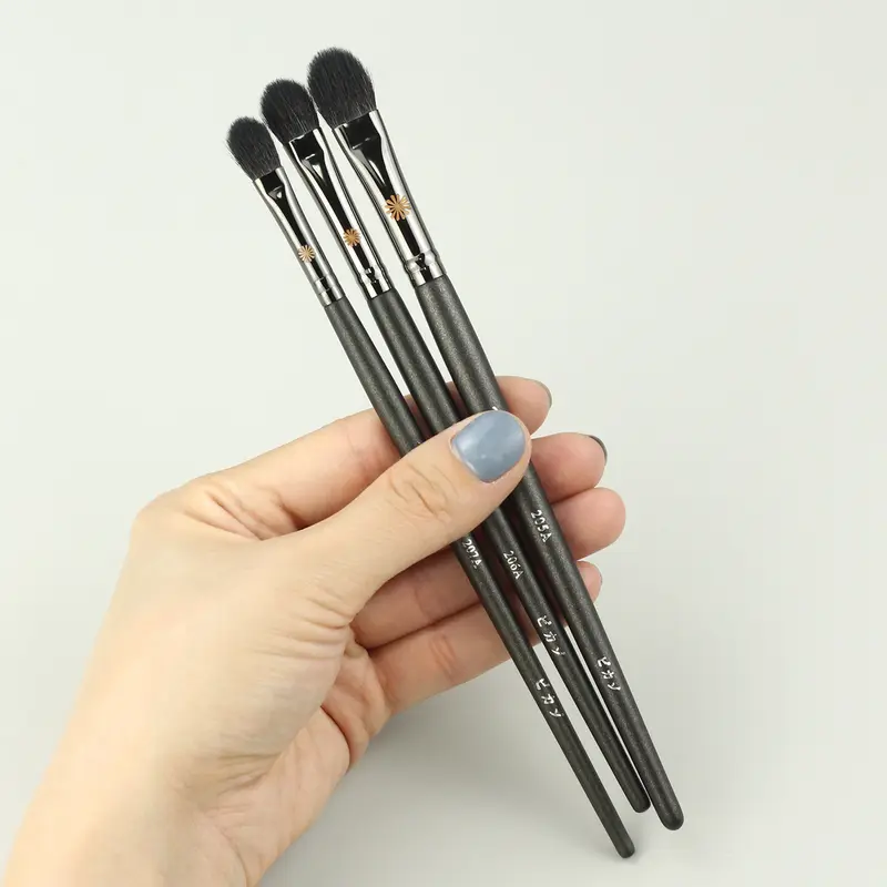 1pc Goat hair Basic Eyeshadow Makeup Brushes small Eye Blending shadow base Big Nose Make up brush animal hair 205a 206a 207a — image 1