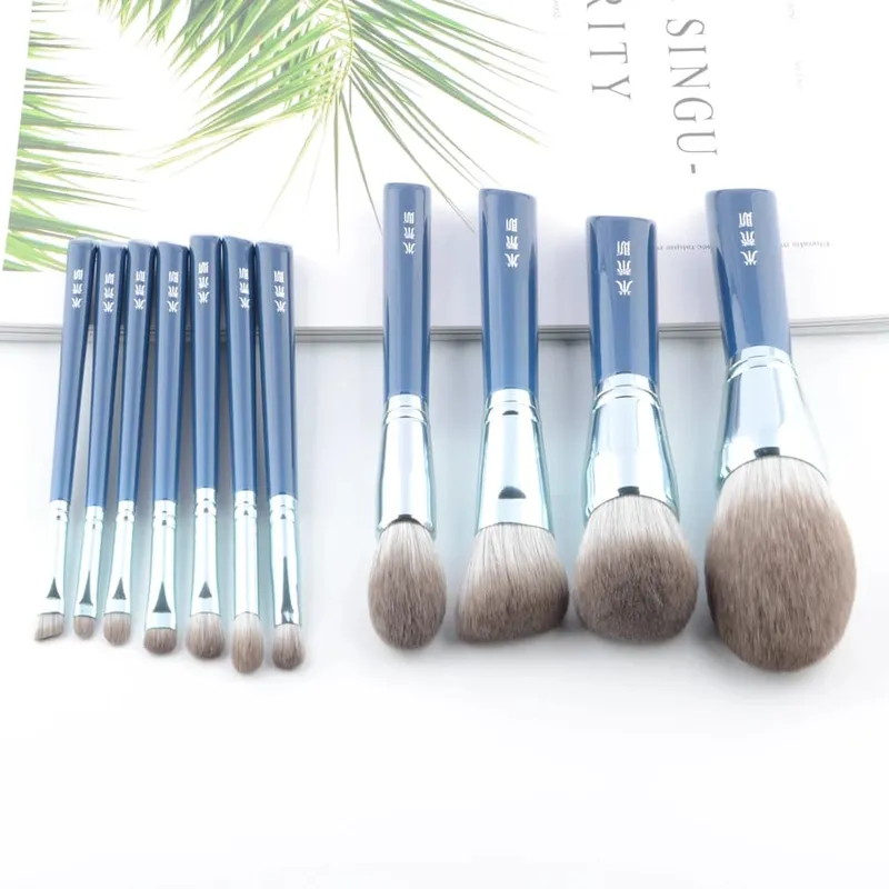 11pcs/Set Blue Professional Makeup brushes Set Foundation Blusher sculpting Highlighter Eye shadow eyebrow crease Make up brush — image 2