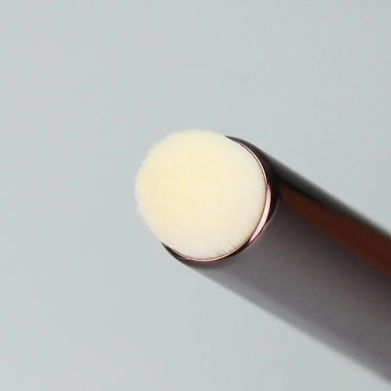 1pc Mini Fingertip Lipstick Blending Makeup brushes Precision Concealer Make up brush domed small portable Lip Brush multifuncti — image 5
