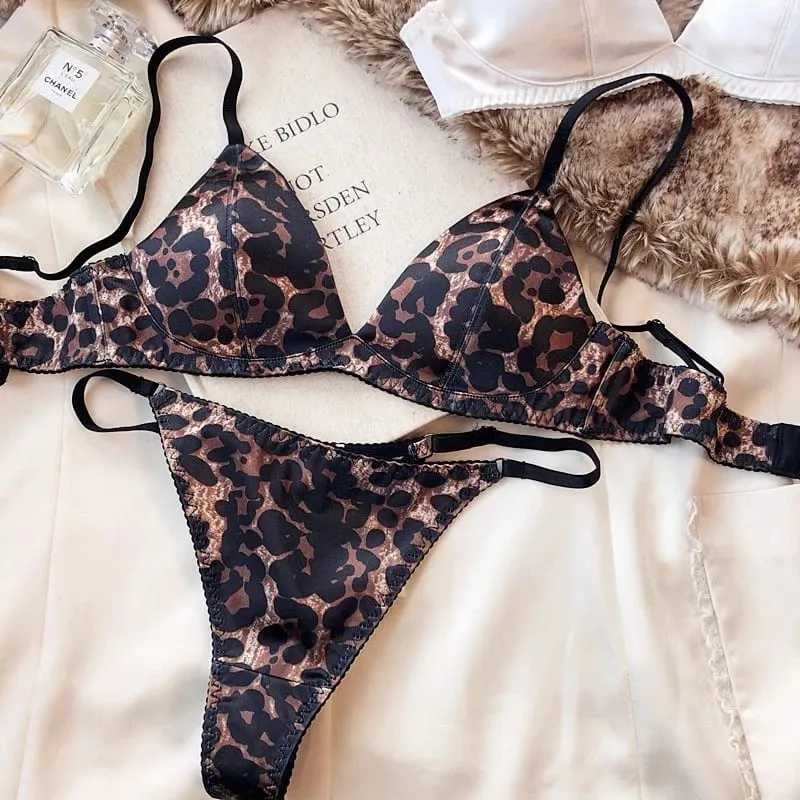 French Triangular Cup Bra Without Scars Women's Underwear Thin Anti Sagging Comfortable Fabric Without Steel Rings Bra Set