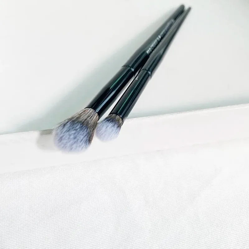 PRO Black Eye Crease Shadow Brushes 18 26 High quality Soft Synthetic Blending Cosmetics Beauty Brush Tools