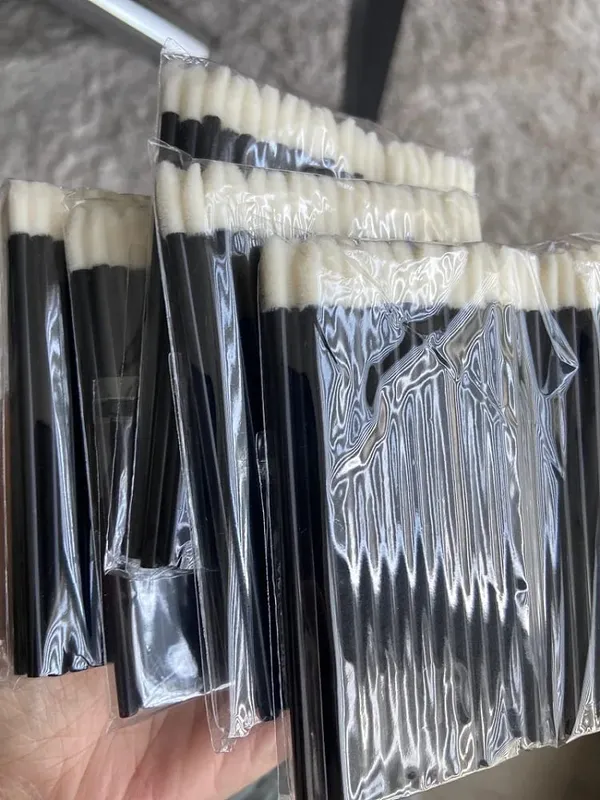 Wholesale 250/500/1000Pcs Lip Brushes Mascara Wands Applicators Cleaning Cosmetic Lipstick Micro Brushes Makeup Tools in Bulk — image 5