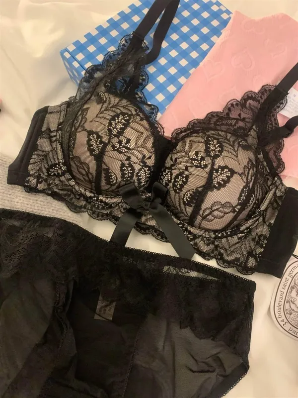 ホット販売ワイヤレスレースブラジャー女性スモールバスト厚いパッド入りプッシュアップリフト抗たるみサイドサポートセクシーなランジェリー 32‑38 AB