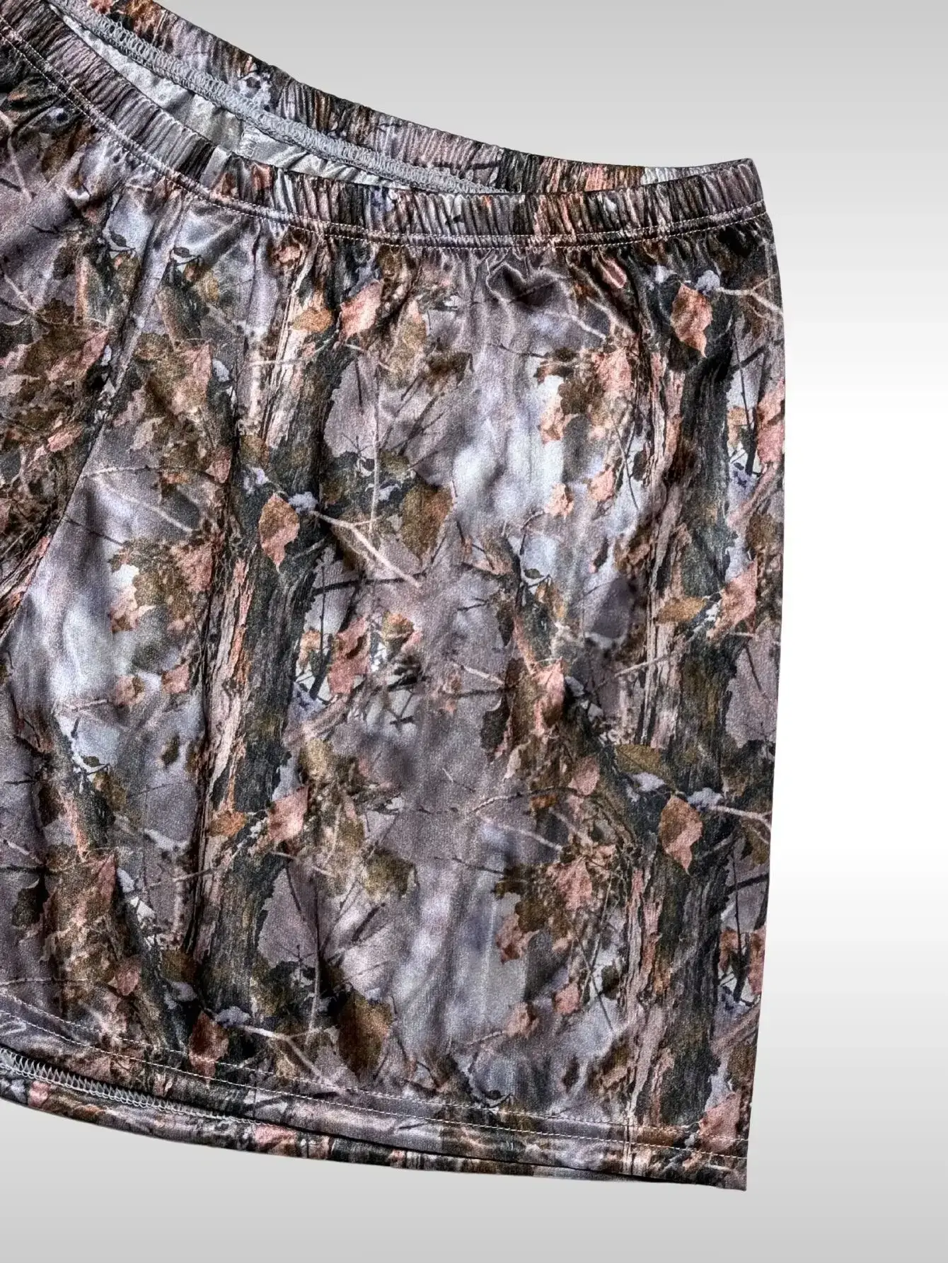 Abbigliamento da casa casual da uomo, leggero, traspirante, con lucentezza metallica, 1 pezzo - Pantaloncini da notte in raso con stampa mimetica — image 2