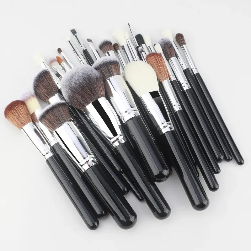 30 Pcs Makeup Brush Sets Professional Artists Using Angled Eye Contour Blending Brushes High Quality White Brush Custom