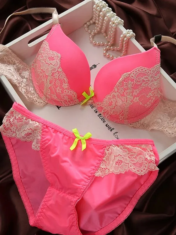 Undertøj Mærke Undertøj Kvinder BH'er B C skål Lingeri sæt med trusse Sexet Lingeri Blonde Broderi BH sæt Bowknot BH'er