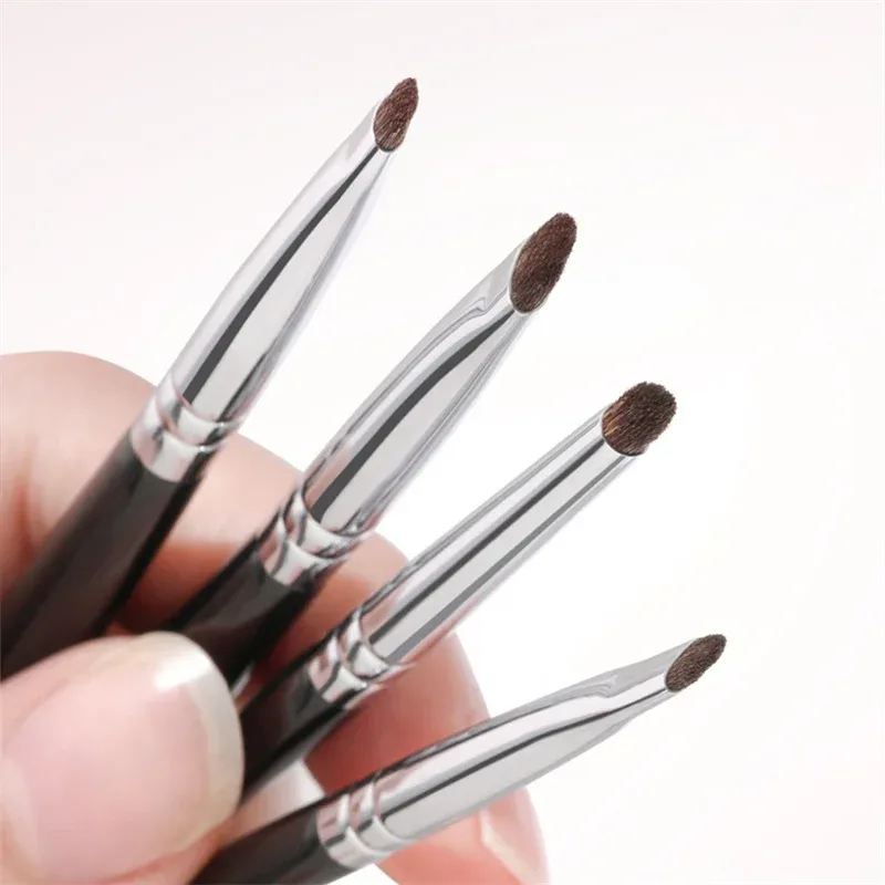 4Pcs Fine Eyeshadow Brushes Smudge Precision Eyeliner Smudge Makeup Brush Eyelid Highlighter Lying Silkworm Makeup Brushes Tools