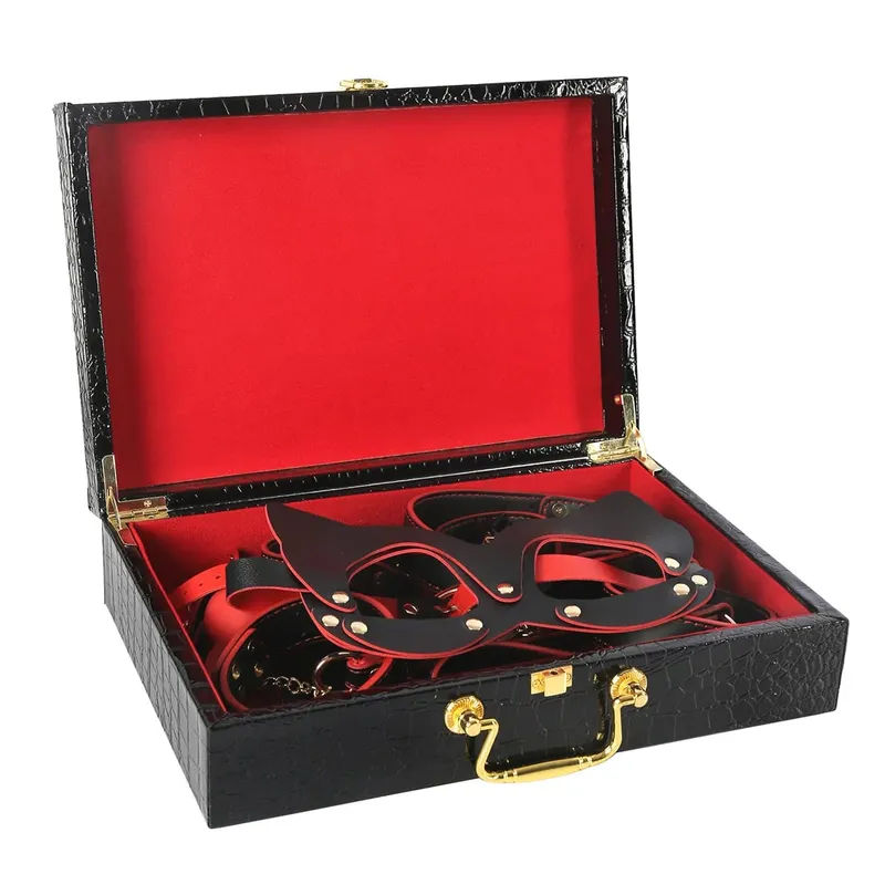 Slave Rollespilssæt Læderhåndjern Ankelmanchetter Ball Gag Mask Piskekrave Snor Sexlegetøj til kvinder Par BDSM Bondage Kit — image 4