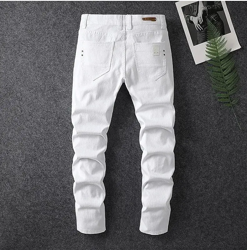Four season men's fashionable white casual stretch straight leg jeans comfortable and versatile tight fitting sports pants