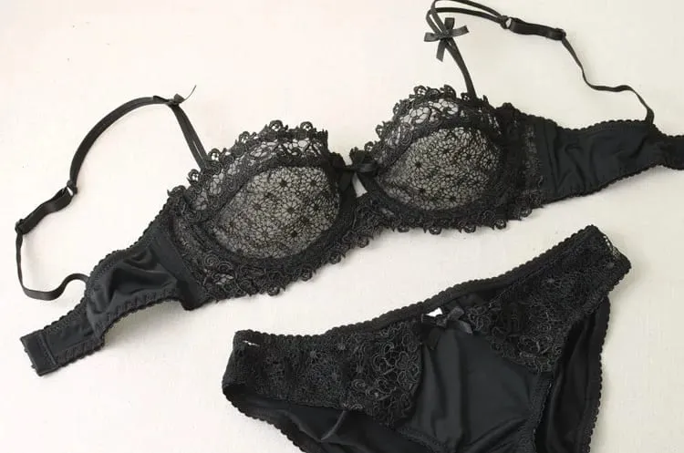 Letní bílá krajková podprsenka sada spodního prádla ultratenká prodyšná průhledná síťovina sexy hluboká V bezdrátově push up dámské spodní prádlo — image 8