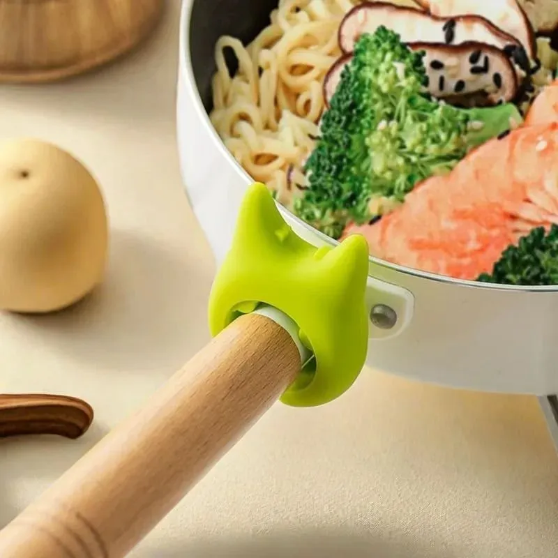 1PC Silicone Spatula Holder Portable Antioverflow Pot Lid Clip Anti-scalding Spoon Holder Kitchen Universal Spatula Bracket Clip — image 7