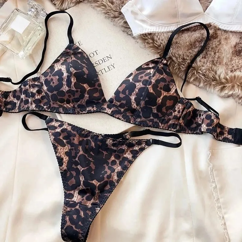 Summer Women's Sexy Silken Triangle Cup Wireless Bra And Thong Lingerie Set French Bralette Seamless Intimates Underwear