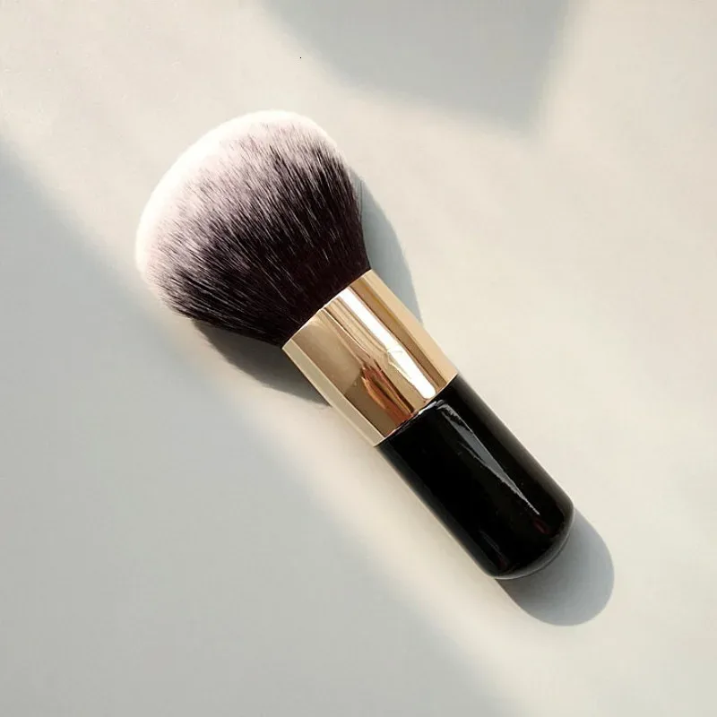 Large Size Powder Brush Professional Makeup Brushes Black Multifunctional Foundation Blush Sculpting Bronzer Brush Make Up Tools — image 3