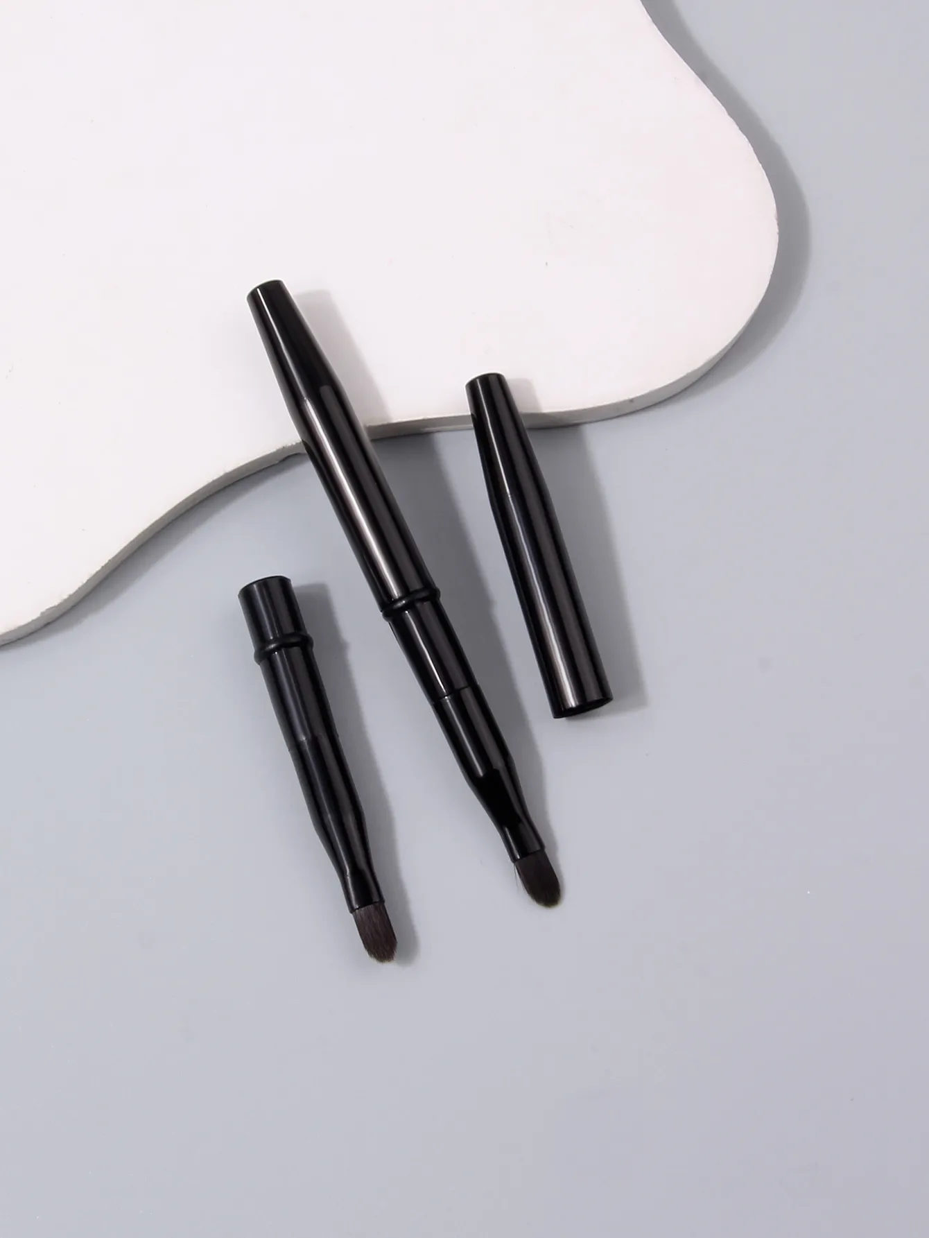 2Pcs Black With a Cover Retractable Lip Makeup Brushes Double-Ended Retractable Lip Brush Travel Lipstick Gloss Makeup Brush — image 5