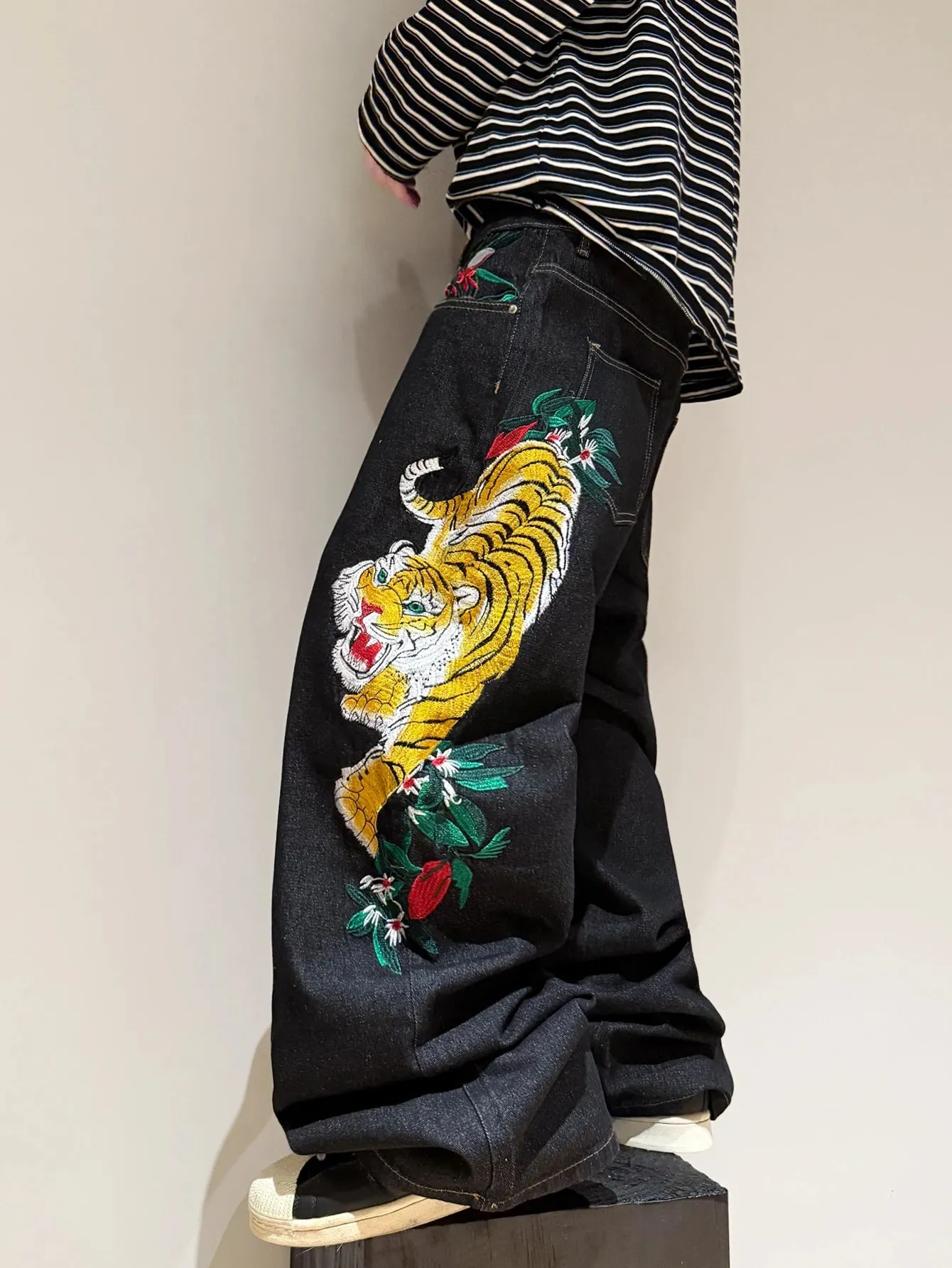 Amerikanische Retro-Tiger-Stickerei-Design, schwarze Herren-Jeans mit weitem Bein, Y2K-Straße, Hip-Hop, trendige, vielseitige Hose mit geradem Bein — image 8