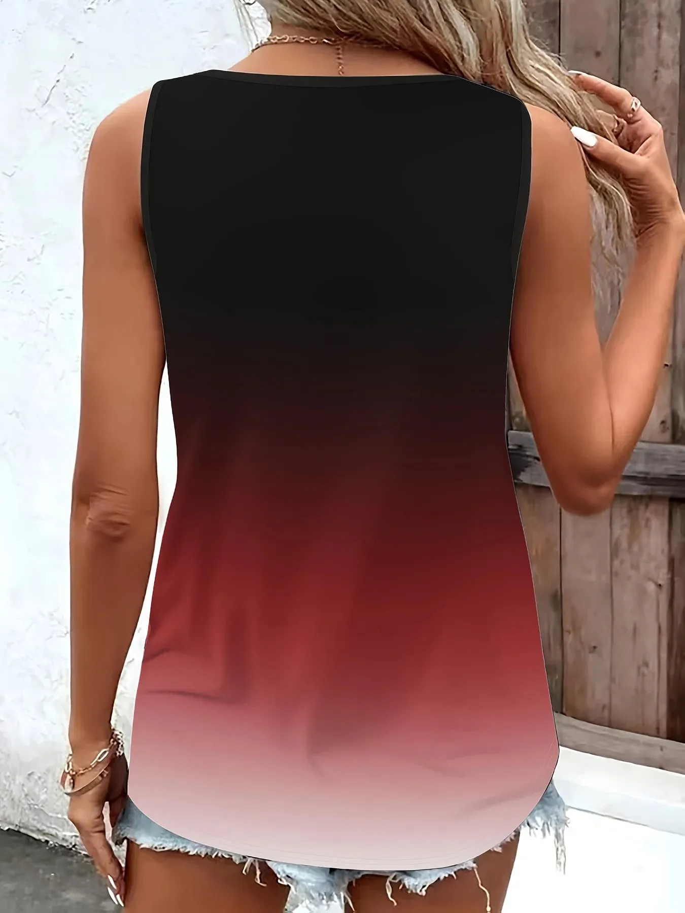 Plus Size Women's Gradient Tank Top with Stylish Ring Detail Comfortable Casual Wear Versatile Sleeveless Summer Blouse — image 5