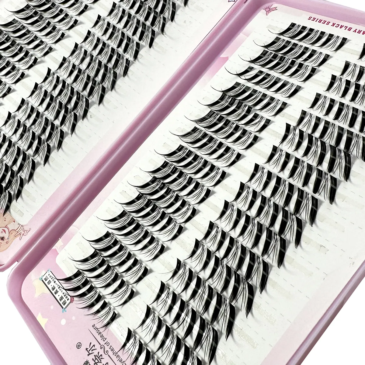 32 řad Fox Eye Manga Cluster Lashes Řasy Kočičí Eye Řasy Individuální řasy Přirozený vzhled DIY Prodloužení řas Objem Shluky řas