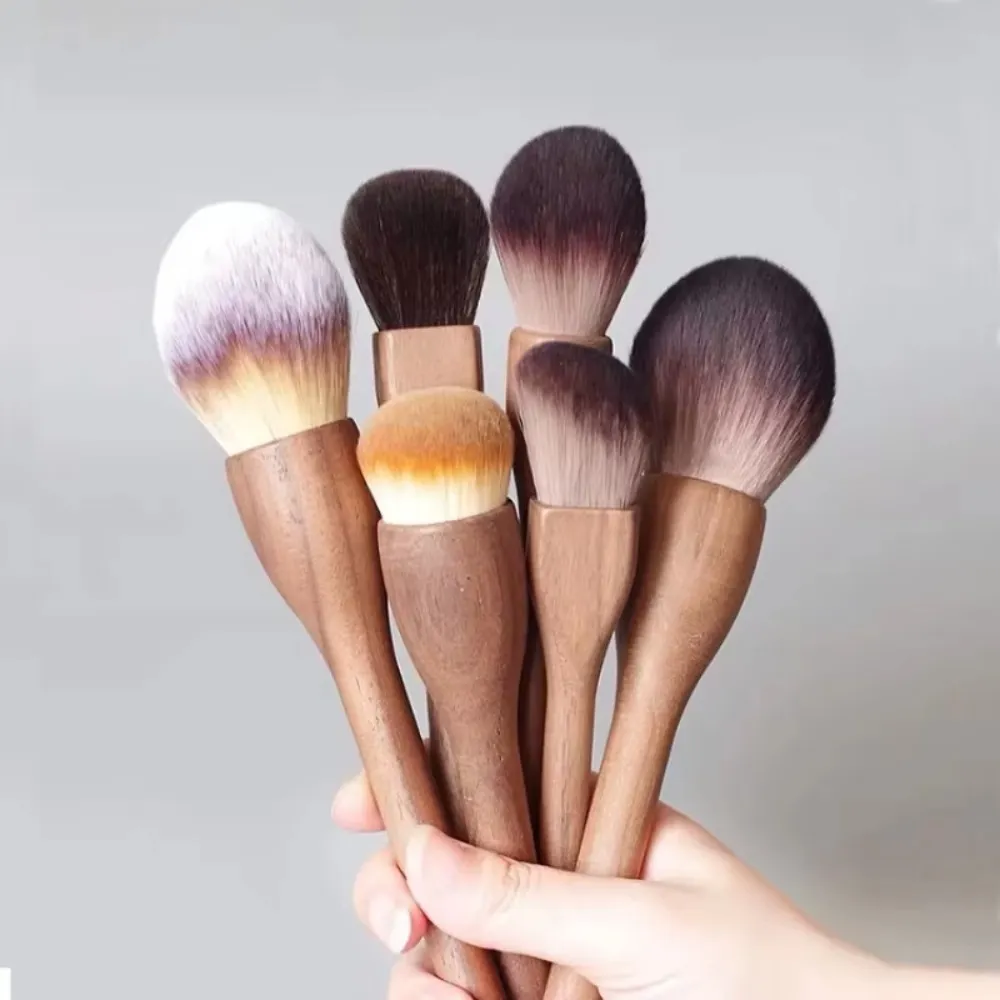 New Retro Wood Handle Makeup Brushes Super Soft Walnut Loose Powder Blush Foundation Contour Brush Cosmetic Makeup Tools — image 1