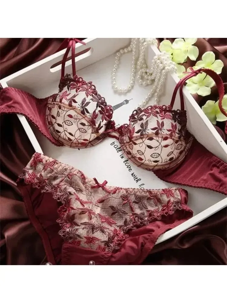 Victorian Style Plus Size Red Lace Bra Set Sexy Underwire Support for Big Breasts Women's Elegant Lingerie Bow Design