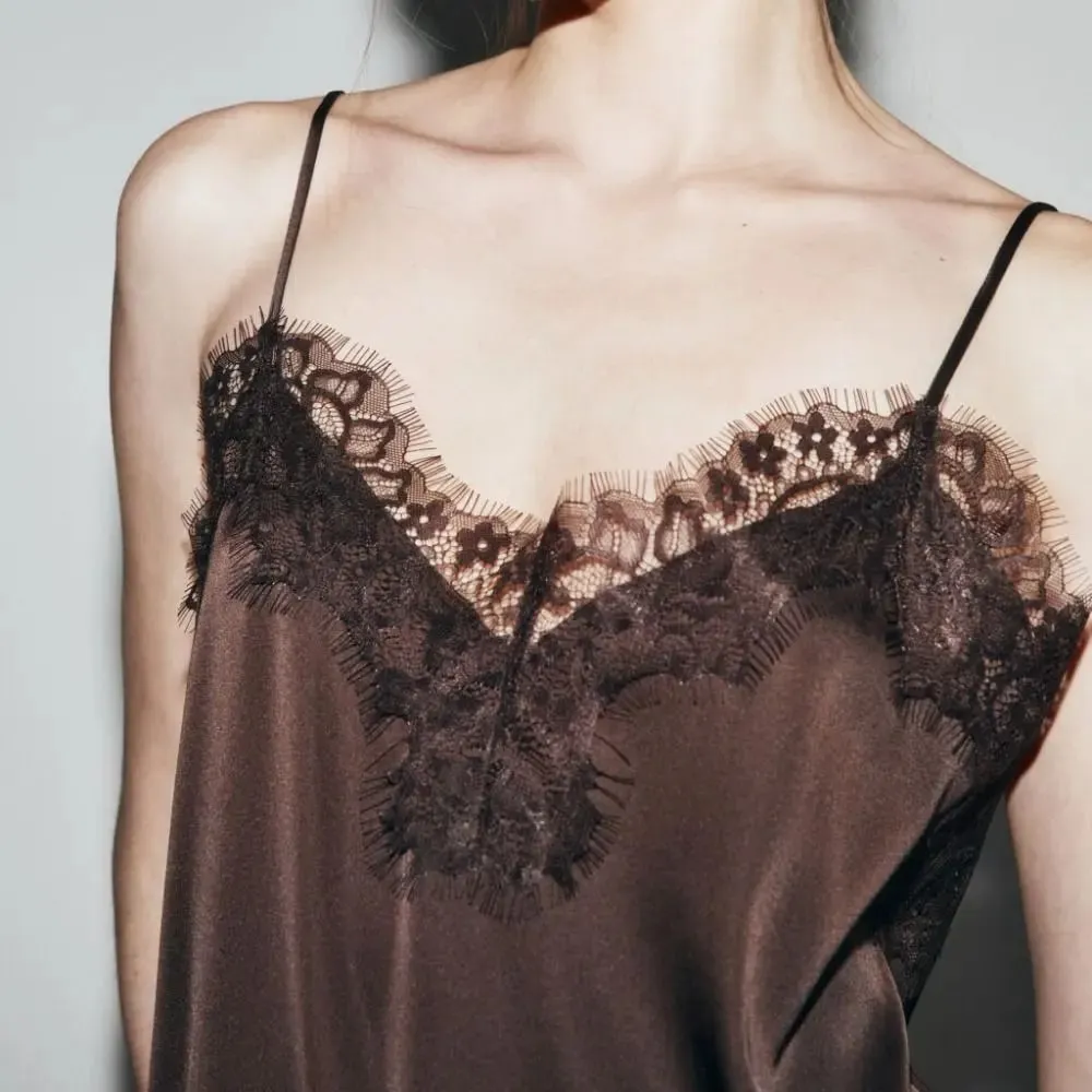 Elegantní asymetrický krajkový patchworkový top Sexy krajkový košilkový topy bez rukávů Elegantní topy bez zad večerní šaty