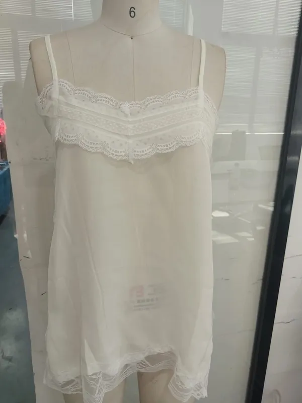 Vestido sexi de satén amarillo con encaje y retales, vestido femenino con tirantes finos, sin mangas, cuello en V, corte al bies, bata de fiesta nocturna de verano 2026 — image 10