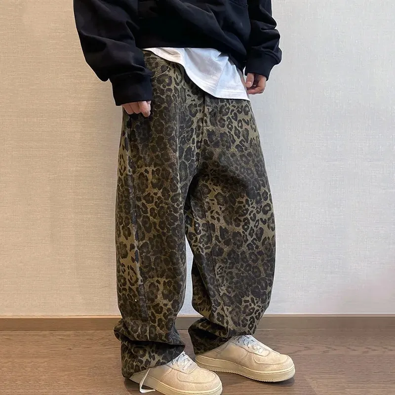 Men Loose Wide Leg Leopard Graphic Jeans Male Classic American Vintage Denim Pants Youth Popular Daily Streetwear Denim Trousers