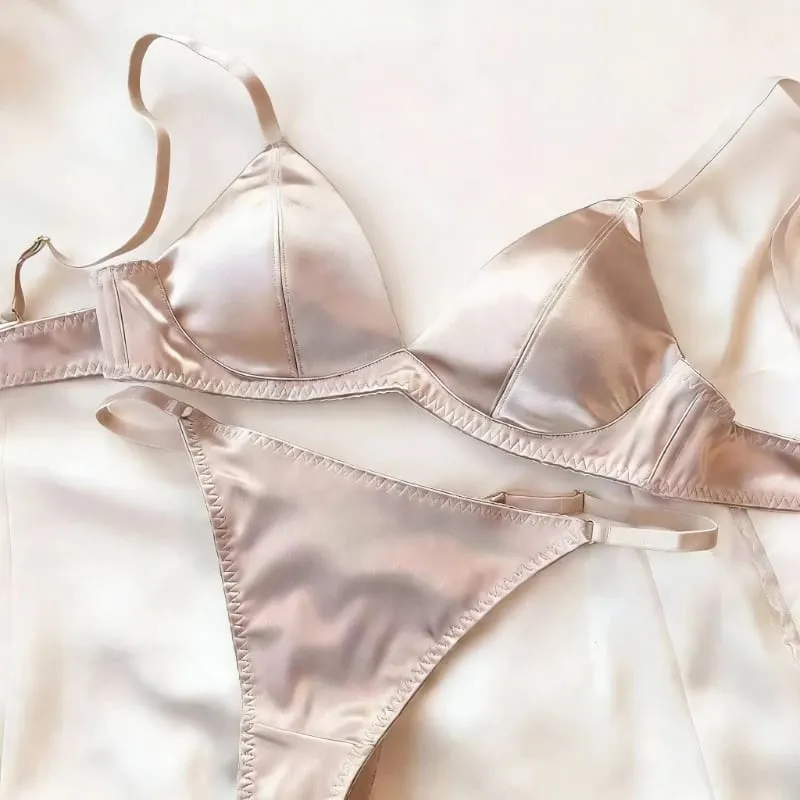 French Triangle Cup Bra Comfortable Underwired Small Chest Sexy Top Support Anti-Sag Comfortable Fabric Thin Glossy Bra — image 1