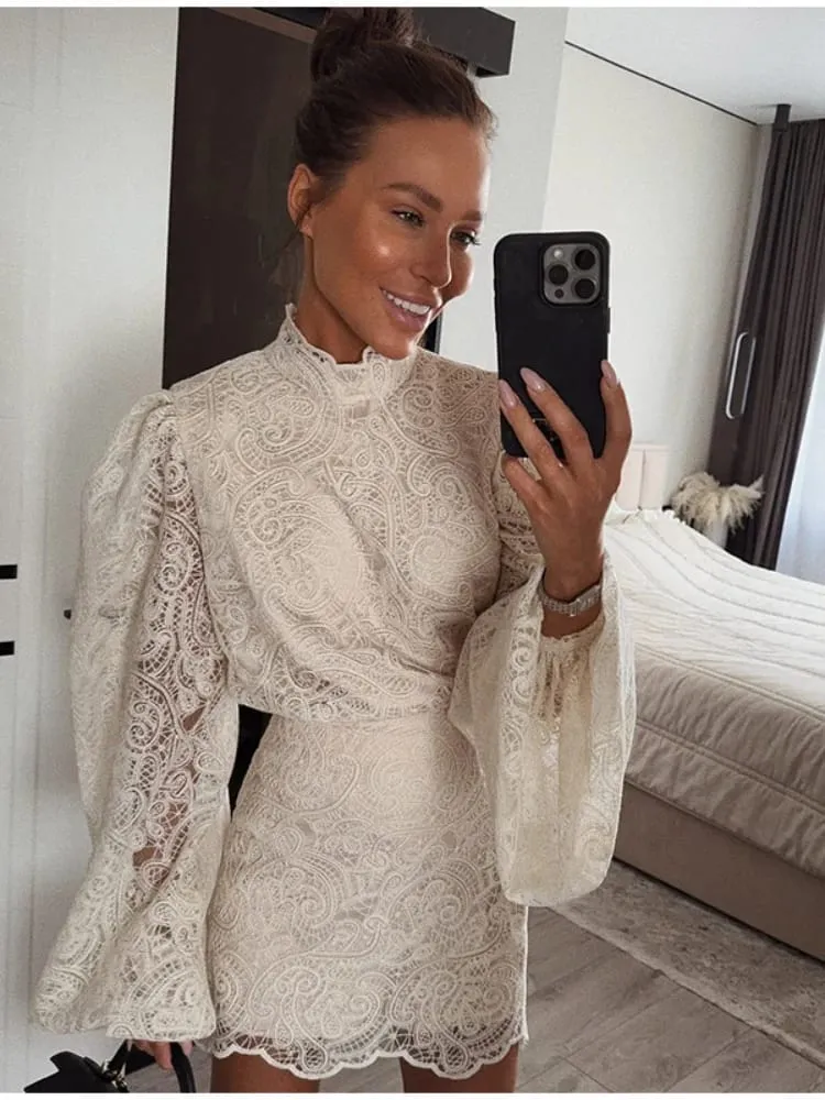Mulheres elegantes rendas oco para fora mini vestido de manga cheia projetos chique alta pescoço vestidos curtos 2026 na moda primavera clube noite vestidos
