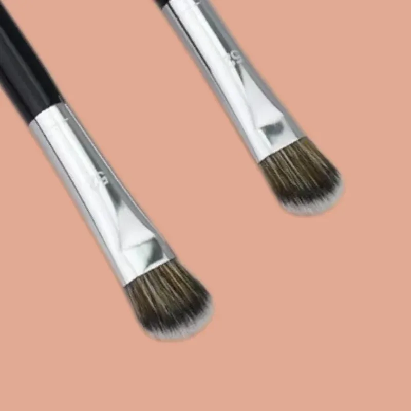1/2Piece Foundation Concealer Brush Face Shadow Broom Eyeshadow Stippling Concealer Brushes Makeup Tools model 52#