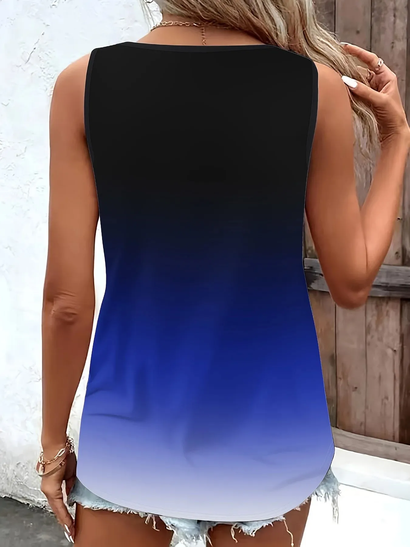 Plus Size Women's Gradient Tank Top with Stylish Ring Detail Comfortable Casual Wear Versatile Sleeveless Summer Blouse — image 6